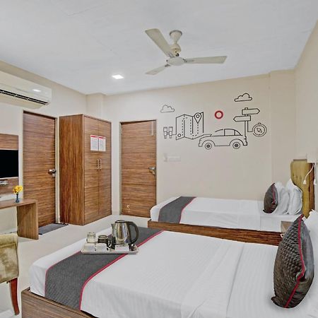 Hotel O The Kia Residency Hotel And Banquet Ahmedabad Exterior foto