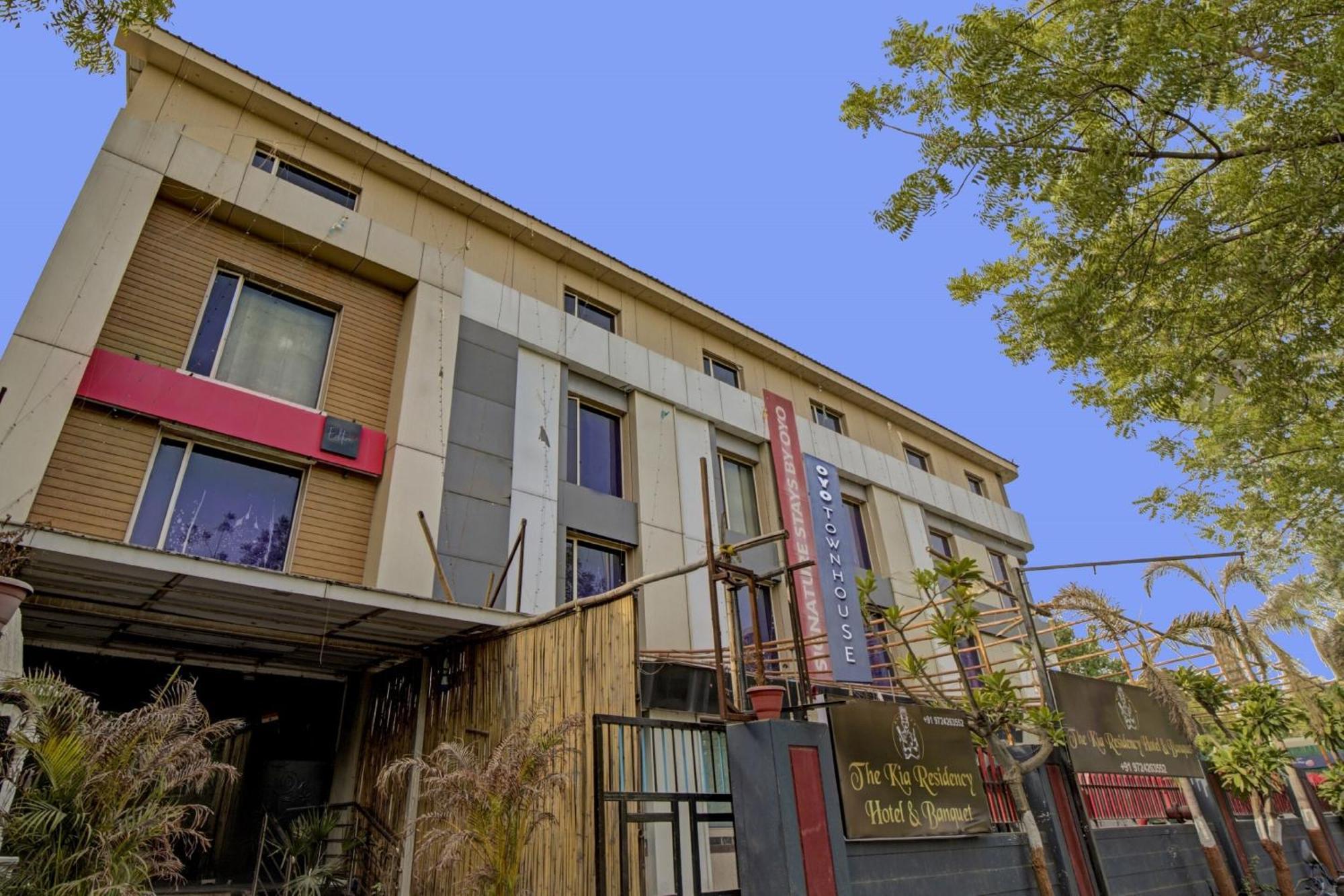 Hotel O The Kia Residency Hotel And Banquet Ahmedabad Exterior foto