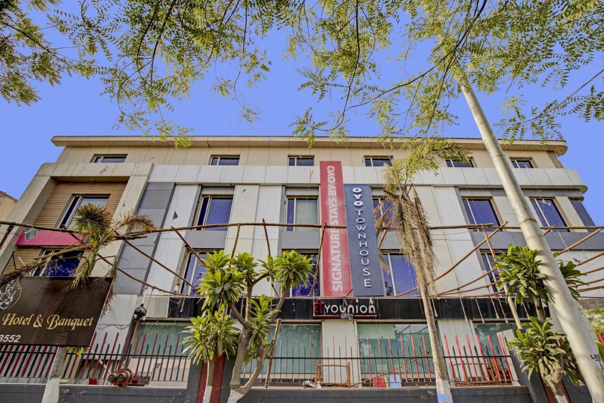 Hotel O The Kia Residency Hotel And Banquet Ahmedabad Exterior foto